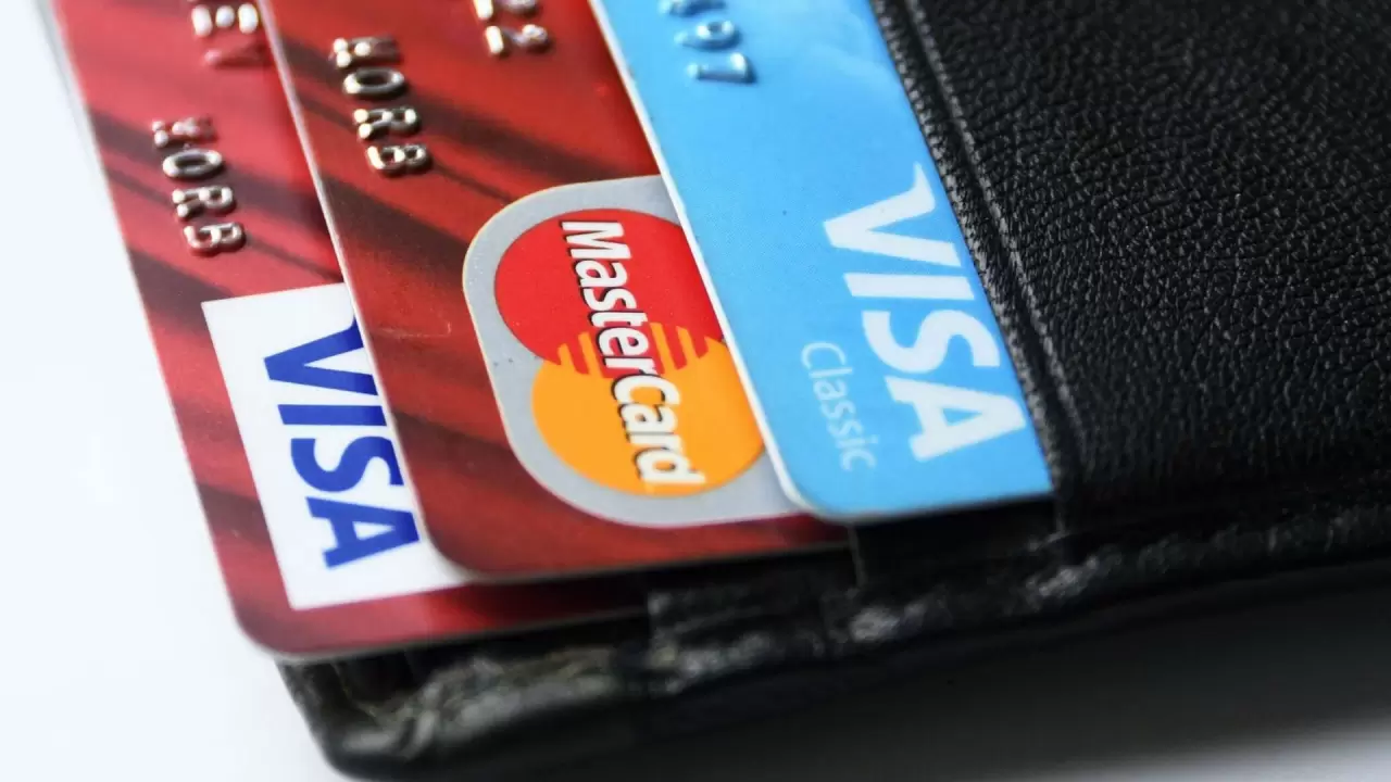 Компания Visa вкладывает сто миллионов долларов в проекты, связанные с генеративным ИИ